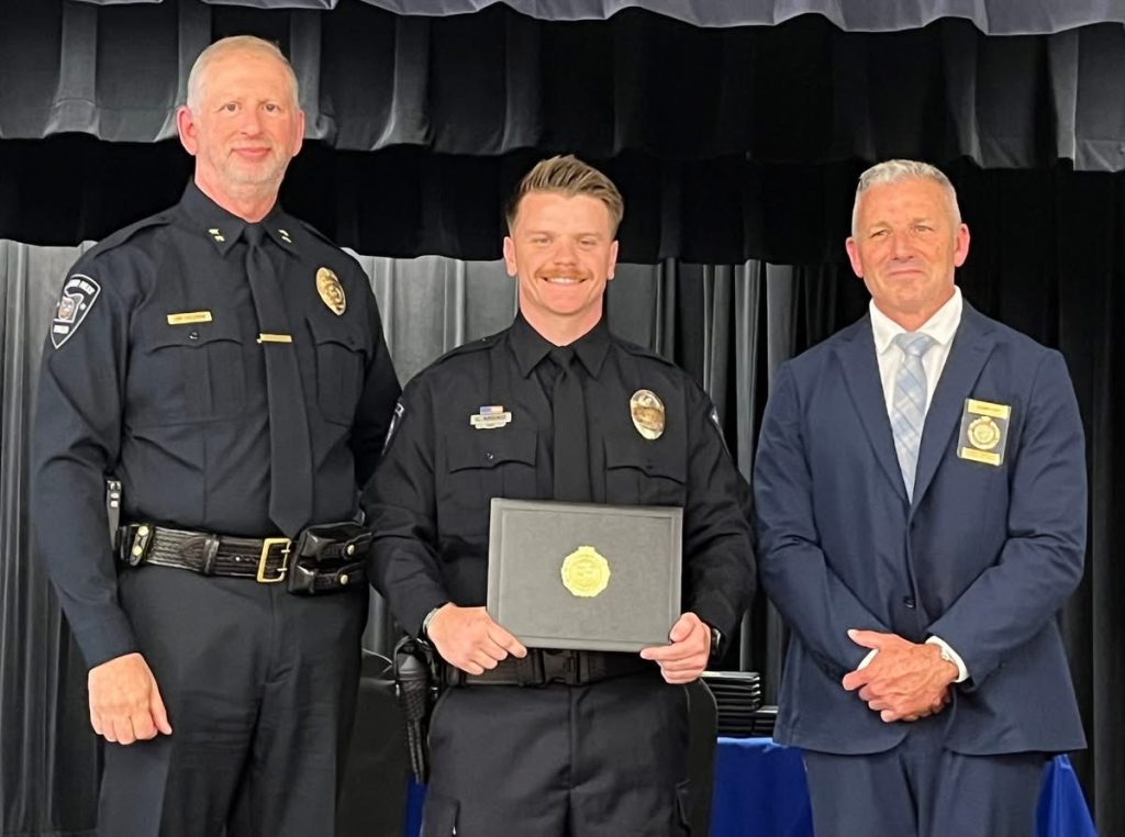Grants Pass Officer Completes State Police Academy Training