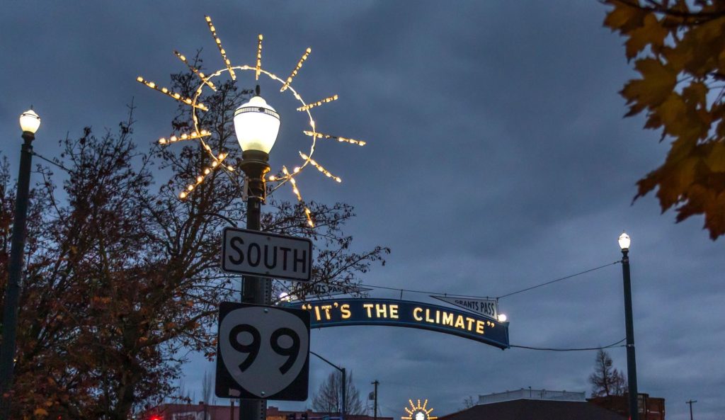 Holiday Snowflakes Return to Downtown as Pacific Power Crews Bring Seasonal Cheer